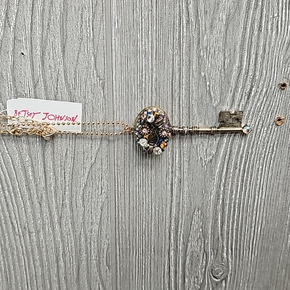 Betsey Johnson Key Pendent Necklace - Picture 2 of 6